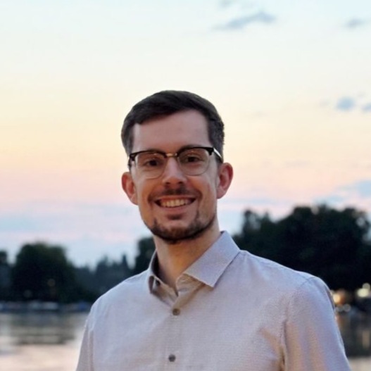 Tom Frömbgen Bio Picture